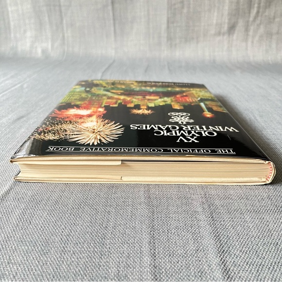 XV Olympic Winter Games in Calgary The Official Commemorative Book February 1988 - Picture 9 of 15